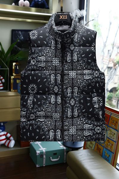famous designer luxury men women d vest co-branded canada north winter down jacket coat thicken man woman clothing keep warm windproof m-xxx, Black;white
famous designer luxury men women d vest co-branded canada north winter down jacket coat thicken man woman clothing keep warm windproof m-xxx, Black;white