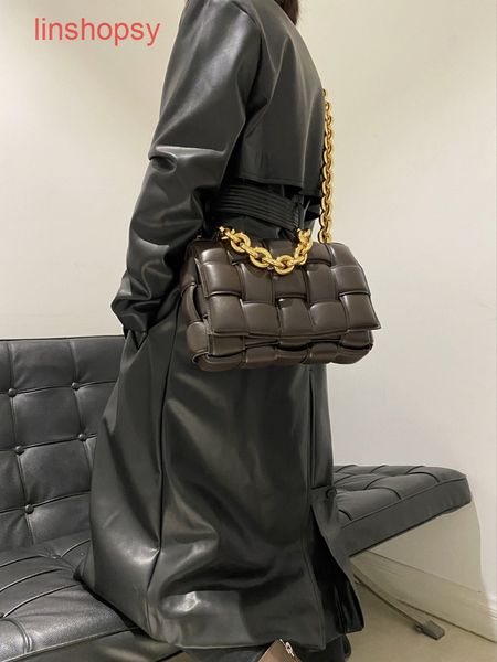 bottegas bags venetas cassette handbags evening 2022b new v women chain pillow 
bottegas bags venetas cassette handbags evening 2022b new v women chain pillow