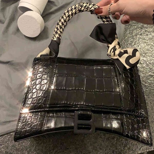 bags designer balencigass handbags family b 2022 hourglass fashion women's single messenger
bags designer balencigass handbags family b 2022 hourglass fashion women's single messenger