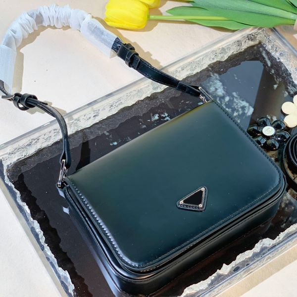 women shoulder bag flap handbags purse genuine leather triangle sign messenger wallets plain handbag tote bag with adjustable strap
women shoulder bag flap handbags purse genuine leather triangle sign messenger wallets plain handbag tote bag with adjustable strap