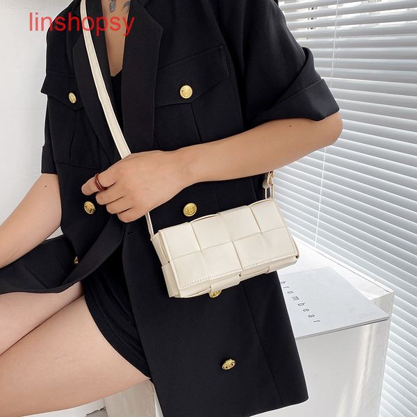 bottegas bags venetas cassette handbags evening fashionable small square bag 2
bottegas bags venetas cassette handbags evening fashionable small square bag 2