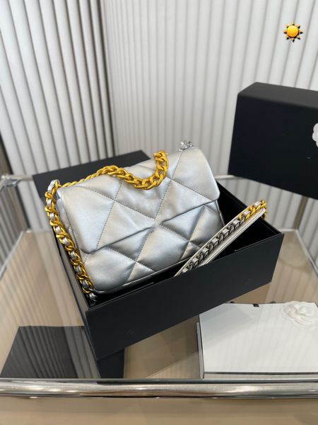 aks women flap cross design bag gold sheepskin classic handbags gold silver metal thick bracelet mini handbag shoulder bags women's han
aks women flap cross design bag gold sheepskin classic handbags gold silver metal thick bracelet mini handbag shoulder bags women's han
