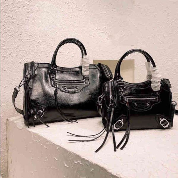 classic city duffle bags tote bag women designer luxury motorcycle shoulder bags crossbody large capacity metal luggage 220315
classic city duffle bags tote bag women designer luxury motorcycle shoulder bags crossbody large capacity metal luggage 220315