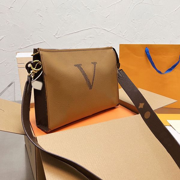 clutch bag shoulder bags crossbody handbags women letter printing purse zipper closure chain decoration wash pouch cell phone pocket
clutch bag shoulder bags crossbody handbags women letter printing purse zipper closure chain decoration wash pouch cell phone pocket
