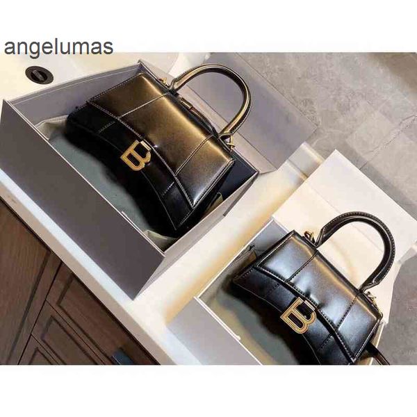 one hourglass messenger bag leather balenciga designer luxury hand-held woman crocodile shoulder handbags women's l77x bags
one hourglass messenger bag leather balenciga designer luxury hand-held woman crocodile shoulder handbags women's l77x bags