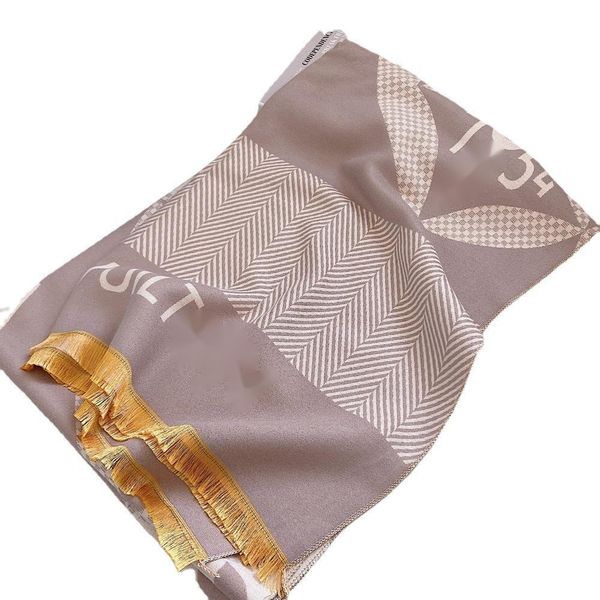 waist bags autumn winter double-sided two-color scarf women's stripe printed shawl clover trousers thickened bib
waist bags autumn winter double-sided two-color scarf women's stripe printed shawl clover trousers thickened bib