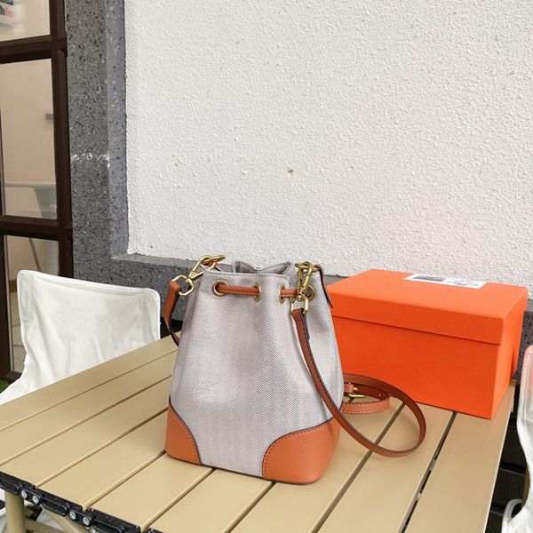 2022 new women luxury evening bag bucket bag handbag chain shoulder crossbody bags fashion women bag genuine leather handbags
2022 new women luxury evening bag bucket bag handbag chain shoulder crossbody bags fashion women bag genuine leather handbags