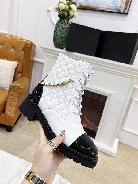luxury brand womens ankle 7inch boots martin knight cow leather outdoor chain italian with logo size 35-41, Black
luxury brand womens ankle 7inch boots martin knight cow leather outdoor chain italian with logo size 35-41, Black
