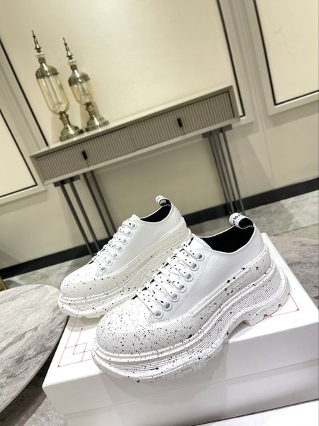 womens and mens designer sneaker luxury designer shoes - eu size sneakers, Red;white
womens and mens designer sneaker luxury designer shoes - eu size sneakers, Red;white