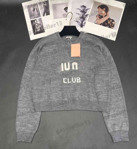 womens sweaters designer cardigan miu embroidered logo sweater 22ss autumn and winter new contrast color knitted pullover long sleeves 0912, White;black
womens sweaters designer cardigan miu embroidered logo sweater 22ss autumn and winter new contrast color knitted pullover long sleeves 0912, White;black