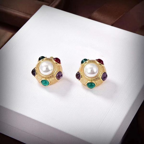 18k gold retro vintage brand designer stud earrings for women elegant geometry colorful stone ol ear rings party jewelry, Golden;silver
18k gold retro vintage brand designer stud earrings for women elegant geometry colorful stone ol ear rings party jewelry, Golden;silver