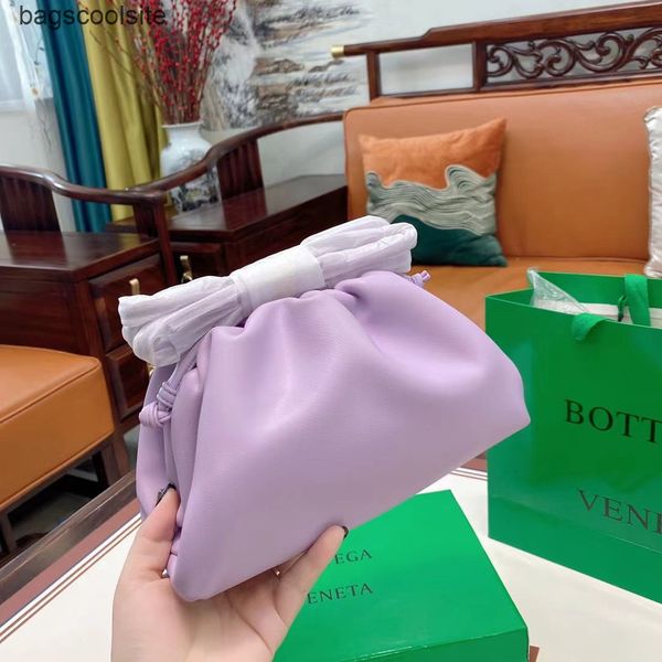 bag shoulder venetas wrinkled designer messenger female cloud bags bottegas small dumpling soft leather one lo9n
bag shoulder venetas wrinkled designer messenger female cloud bags bottegas small dumpling soft leather one lo9n