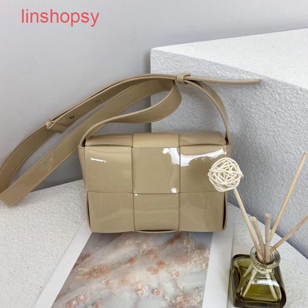 bottegas bags venetas cassette handbags evening bag women's woven lattice smal
bottegas bags venetas cassette handbags evening bag women's woven lattice smal