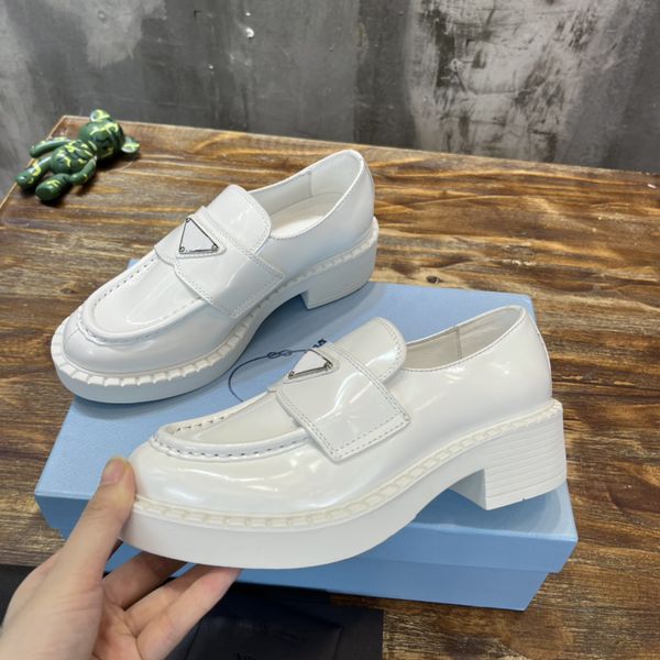 monolith brushed loafers shoes desinger women leather loafer casual triangle logo black boot increase sneakers cloudbust quality size 35-40
monolith brushed loafers shoes desinger women leather loafer casual triangle logo black boot increase sneakers cloudbust quality size 35-40