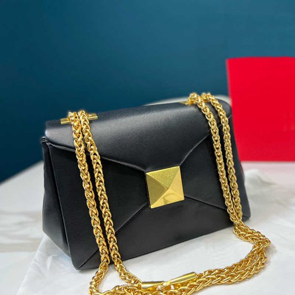 mini rivet crossbody bags luxurious slide chain women shoulder bags lady flap designer handbag fashion purse soft sheepskin leather clutch d
mini rivet crossbody bags luxurious slide chain women shoulder bags lady flap designer handbag fashion purse soft sheepskin leather clutch d