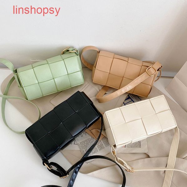 bottegas bags venetas cassette handbags evening 2022 new fashion chest waist i
bottegas bags venetas cassette handbags evening 2022 new fashion chest waist i