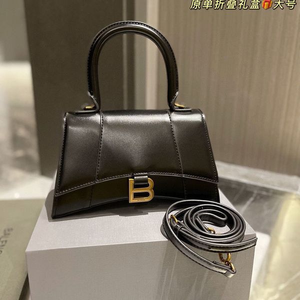 designer hourglas bags balencaigass handbags 2022 new female family b crocodile calf crescent messenger hourglas portable
designer hourglas bags balencaigass handbags 2022 new female family b crocodile calf crescent messenger hourglas portable