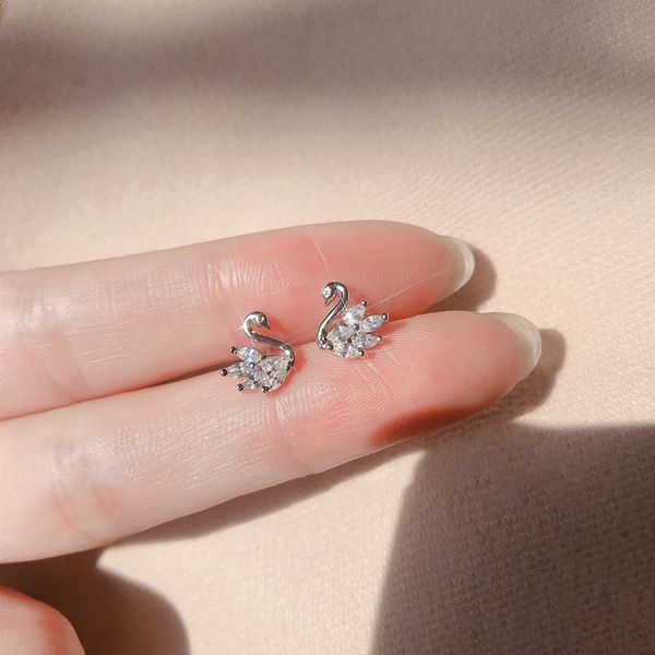 fresh earrings female korean stud version of the small diamond-studded mini swan cute temperament animal ear jewelry, Golden;silver
fresh earrings female korean stud version of the small diamond-studded mini swan cute temperament animal ear jewelry, Golden;silver