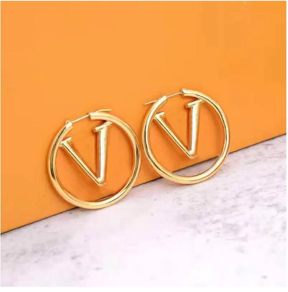 fashion stud hoop earrings designer jewelry big circle simple earrings for women friendship gift with velvet bag, Golden;silver
fashion stud hoop earrings designer jewelry big circle simple earrings for women friendship gift with velvet bag, Golden;silver