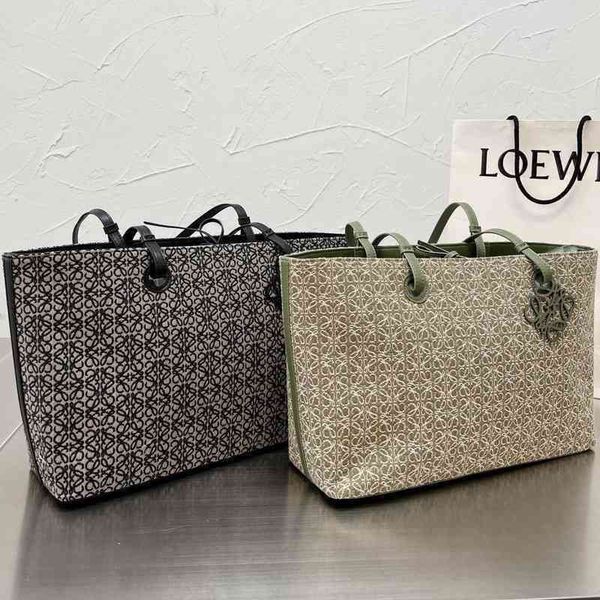 2022 handbags designer women bag loewss head single portable embroidery high-c
2022 handbags designer women bag loewss head single portable embroidery high-c