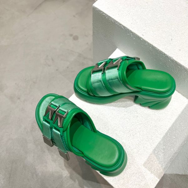 2022 new wave bottom slippers anti slip and durable in summer fashionable and versatile euro34-42 us 4-11, Black
2022 new wave bottom slippers anti slip and durable in summer fashionable and versatile euro34-42 us 4-11, Black