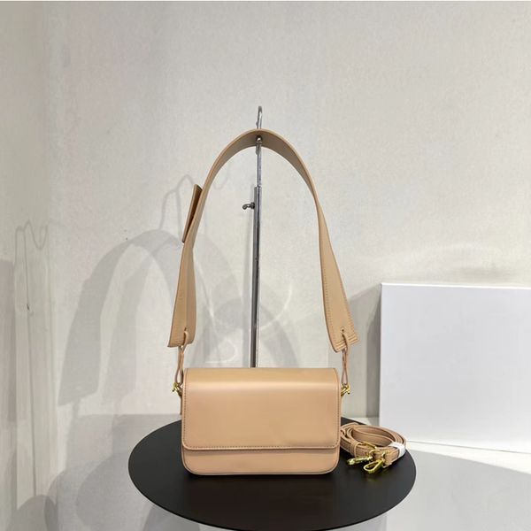 evening bags stlye famous wide straps underarm bag messenger fashion single shoulder bag double shoulder strap size 20-13-5 with box
evening bags stlye famous wide straps underarm bag messenger fashion single shoulder bag double shoulder strap size 20-13-5 with box