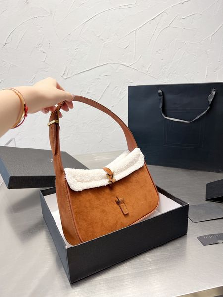 2022new designer shoulder bag women's matching wool underarm bag multi color distribution box
2022new designer shoulder bag women's matching wool underarm bag multi color distribution box