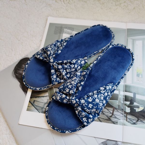 spring and summer slippers fresh flowered sweat cloth breathable household floral non-slip light leisure indoor slippers, Black
spring and summer slippers fresh flowered sweat cloth breathable household floral non-slip light leisure indoor slippers, Black