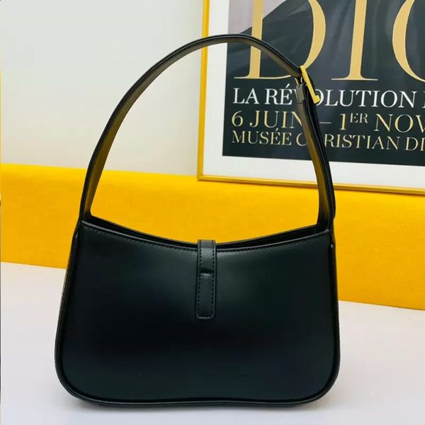 2022 quality armpit bags classic leather designer small handbags for ladies fashion shoulder bags baguette multicolor wholesale
2022 quality armpit bags classic leather designer small handbags for ladies fashion shoulder bags baguette multicolor wholesale