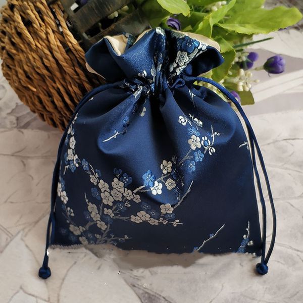 10pcs small chinese knot silk brocade jewelry pouch suede lined bracelet storage pouches vintage luxury thicken gift packaging bag 10x12cm, Pink;blue
10pcs small chinese knot silk brocade jewelry pouch suede lined bracelet storage pouches vintage luxury thicken gift packaging bag 10x12cm, Pink;blue