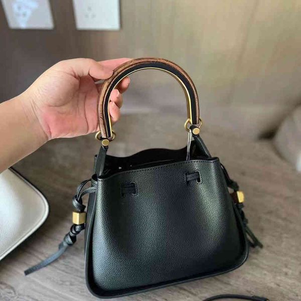 designer luxury women bag tory handbag tb fashion inclined shoulder bags versatile purses tories burchs totes large capacity saddle coal wal
designer luxury women bag tory handbag tb fashion inclined shoulder bags versatile purses tories burchs totes large capacity saddle coal wal