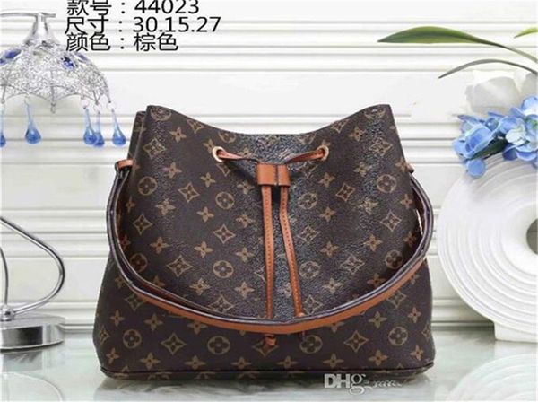2022 new postman texture broadband shoulder bag portable messenger fashion large-capacity messenger bucket
2022 new postman texture broadband shoulder bag portable messenger fashion large-capacity messenger bucket