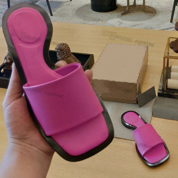 slippers 2022 designer woman slipper fashion slider thin bottom premium soft leather solid insole slide sandal rubber platform flat sole log, Black
slippers 2022 designer woman slipper fashion slider thin bottom premium soft leather solid insole slide sandal rubber platform flat sole log, Black