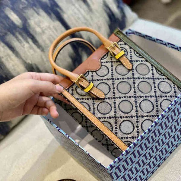 designer luxury women bag tory handbag tb fashion inclined shoulder bags versatile purses tories burchs totes large capacity saddle coal wal
designer luxury women bag tory handbag tb fashion inclined shoulder bags versatile purses tories burchs totes large capacity saddle coal wal