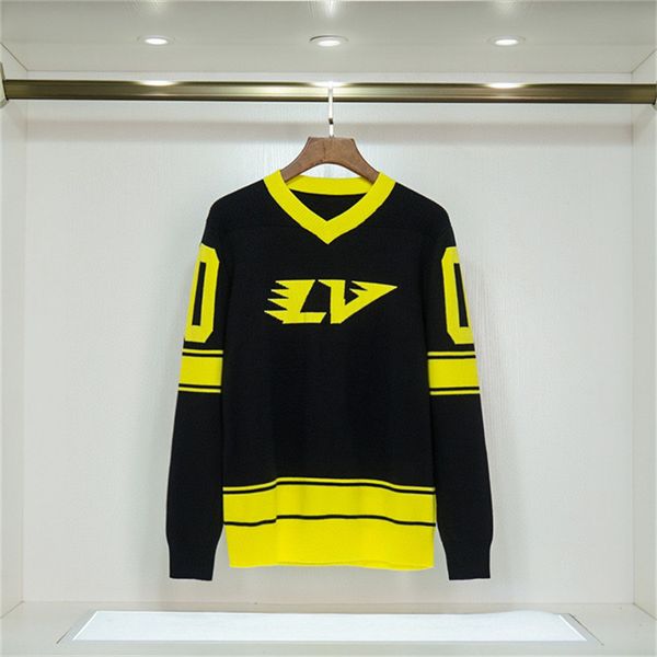 2022 mens designer sweaters retro classic luxury sweatshirt men arm letter embroidery round neck comfortable high-quality jumper fashion car, White;black
2022 mens designer sweaters retro classic luxury sweatshirt men arm letter embroidery round neck comfortable high-quality jumper fashion car, White;black