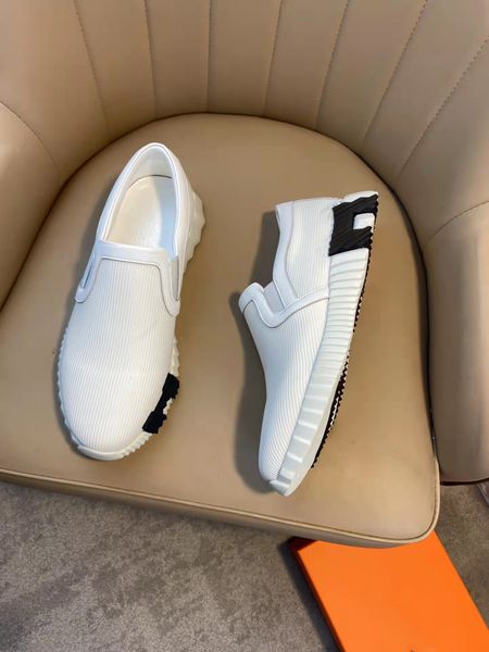 perfect f/w22 bouncing sneaker shoes men light sole mesh suede goatskin sports sole technical fabrics lightweight wholesale trainer eu38-46, Black
perfect f/w22 bouncing sneaker shoes men light sole mesh suede goatskin sports sole technical fabrics lightweight wholesale trainer eu38-46, Black