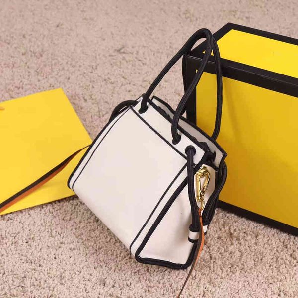 luxury designer totes spring and summer new products ladies commuter hand hero canvas bag niche all-match simple messenger bag 220830
luxury designer totes spring and summer new products ladies commuter hand hero canvas bag niche all-match simple messenger bag 220830