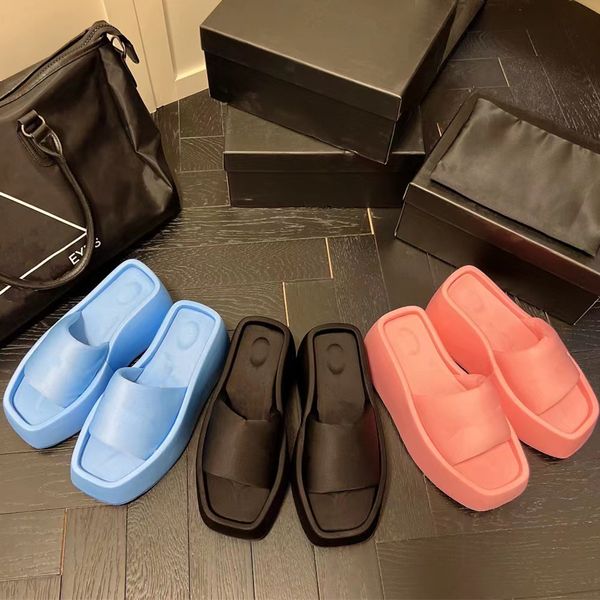 designer ladies sandals wedge heel slippers flat platform platform luxury flip-flops print embroidery jelly rubber outsole leather shoes bea, Black
designer ladies sandals wedge heel slippers flat platform platform luxury flip-flops print embroidery jelly rubber outsole leather shoes bea, Black