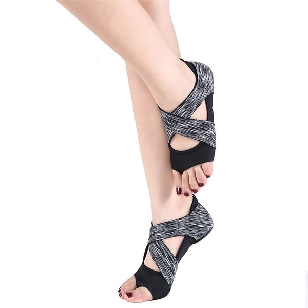 athletic socks professional yoga shoes women gym stretch flat soft nonslip indoor pilates ballet dance fitness training accessories 220830
athletic socks professional yoga shoes women gym stretch flat soft nonslip indoor pilates ballet dance fitness training accessories 220830