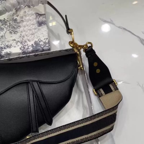 real leathers bag bags fashion ladies crossbody designer handbag pretty letters shoulder bag women handbags with dustproof wallets
real leathers bag bags fashion ladies crossbody designer handbag pretty letters shoulder bag women handbags with dustproof wallets