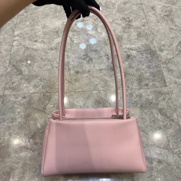 new high-quality texture niche underarm bag womens summer design casual popular single-shoulder tote bag shoulder-slung fashion multi-color
new high-quality texture niche underarm bag womens summer design casual popular single-shoulder tote bag shoulder-slung fashion multi-color