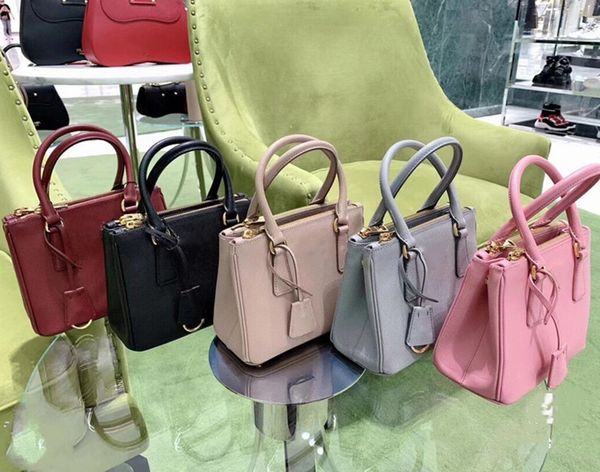 designer bags galleria saffiano tote classic shoulder handbags lady killer leather micro bag mini crossbody handbag women luxurys totes
designer bags galleria saffiano tote classic shoulder handbags lady killer leather micro bag mini crossbody handbag women luxurys totes