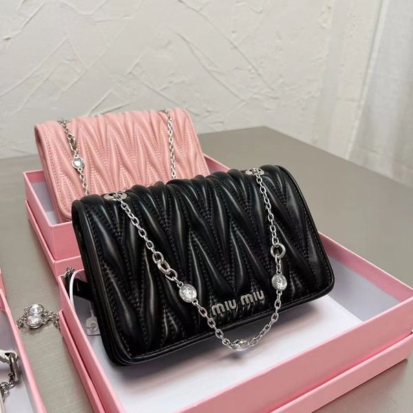 2022 one-shoulder messenger bag new women's bag miu bag rhinestone chain fold sweet high-end all-match
2022 one-shoulder messenger bag new women's bag miu bag rhinestone chain fold sweet high-end all-match
