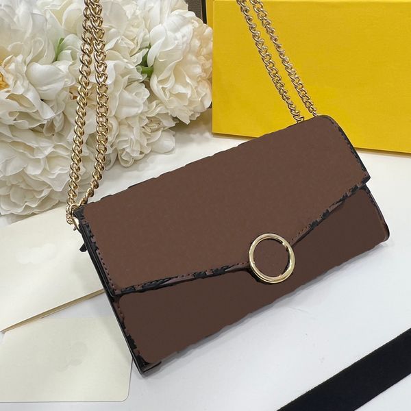 2022 new designer luxury wallet with hardware chain can be carried on the shoulder 2602, Red;black 
2022 new designer luxury wallet with hardware chain can be carried on the shoulder 2602, Red;black