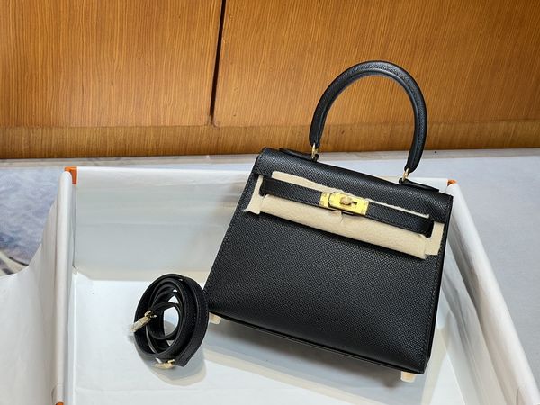 latest desgin mini 20cm totes handmade quality epsom leather brand purse luxury handbag wax line stitching black trench colors to choose
latest desgin mini 20cm totes handmade quality epsom leather brand purse luxury handbag wax line stitching black trench colors to choose