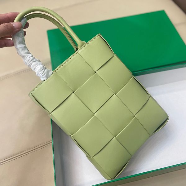 designer woven handbag leather shoulder crossbody bags women handbag ladies wallet purses solid color handbags 230711bj
designer woven handbag leather shoulder crossbody bags women handbag ladies wallet purses solid color handbags 230711bj