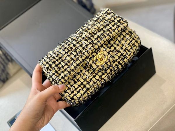 chanel bag 22cf new woven handbag, gold metal, high-quality, made by the original factory with 1:1 process
chanel bag 22cf new woven handbag, gold metal, high-quality, made by the original factory with 1:1 process