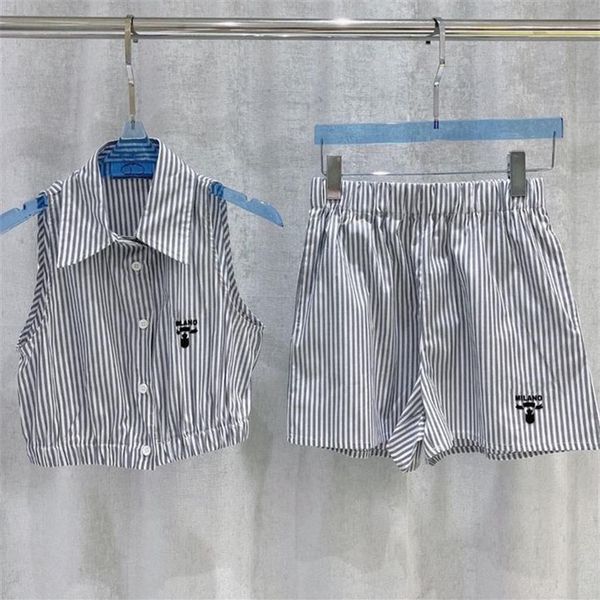 women's two piece pants set with triangle badge vest mini denim short set streetwear fashion crop 22ss new tracksuit228v, White
women's two piece pants set with triangle badge vest mini denim short set streetwear fashion crop 22ss new tracksuit228v, White