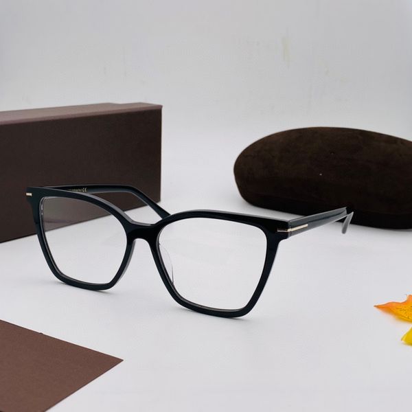 optical frame eyeglasses for woman and mens new fashion retro 5641-b with box, Silver
optical frame eyeglasses for woman and mens new fashion retro 5641-b with box, Silver