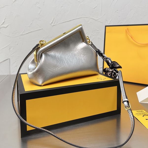 fashion new bags simple lady totes contracted luxury purse high-quality designer soft classic chain matte wallets
fashion new bags simple lady totes contracted luxury purse high-quality designer soft classic chain matte wallets